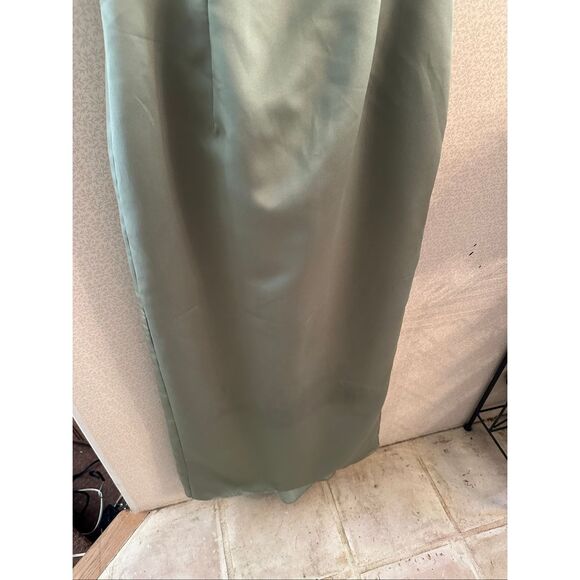 Satin sage, green gown - Picture 3 of 7